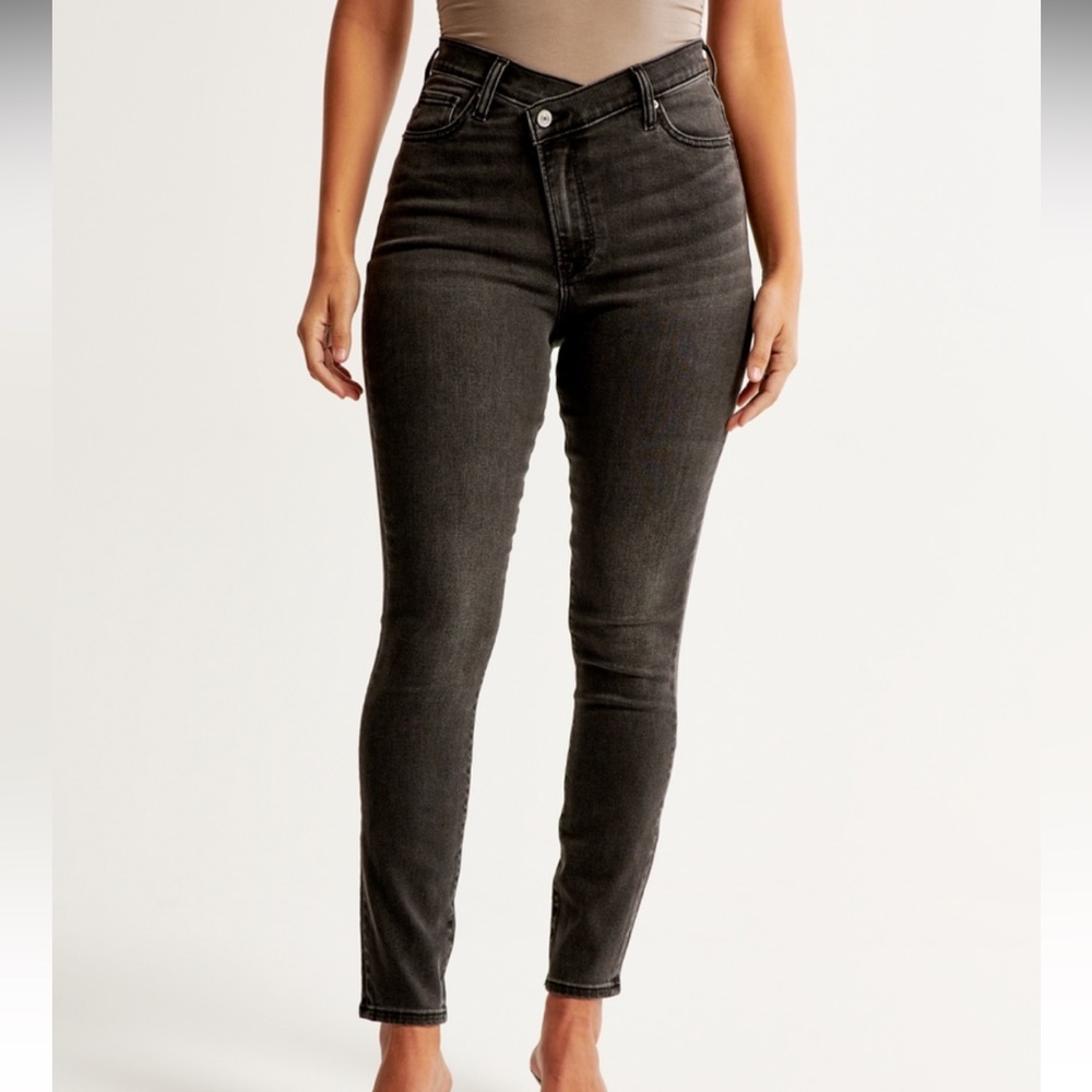 Abercrombie & Fitch Super Skinny Ankle High Rise Size 27/4